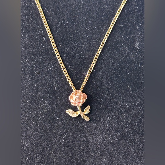 Gold Rose Pendant Necklace - Picture 3 of 8